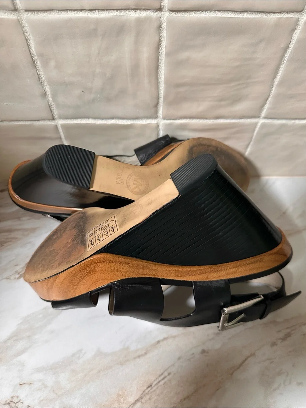 Michael Kors Josephine Womens Sandals Platform Shoes Black Leather. Size 9.5